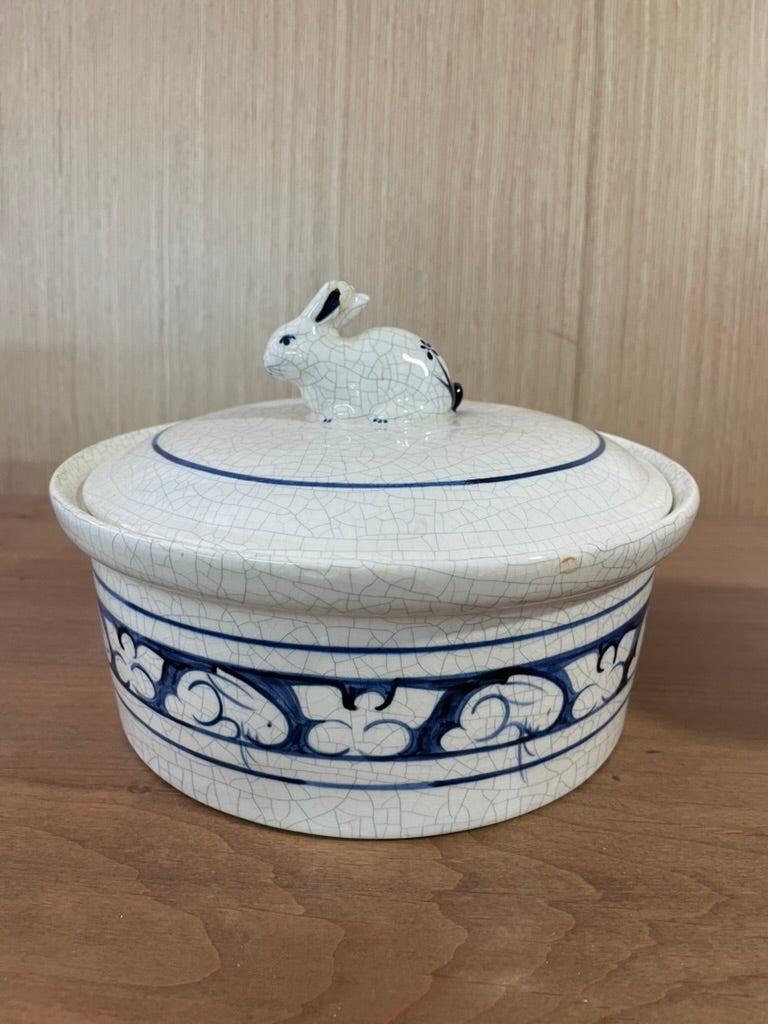 Dedham Pottery Vintage 1986 china Set with Bunny