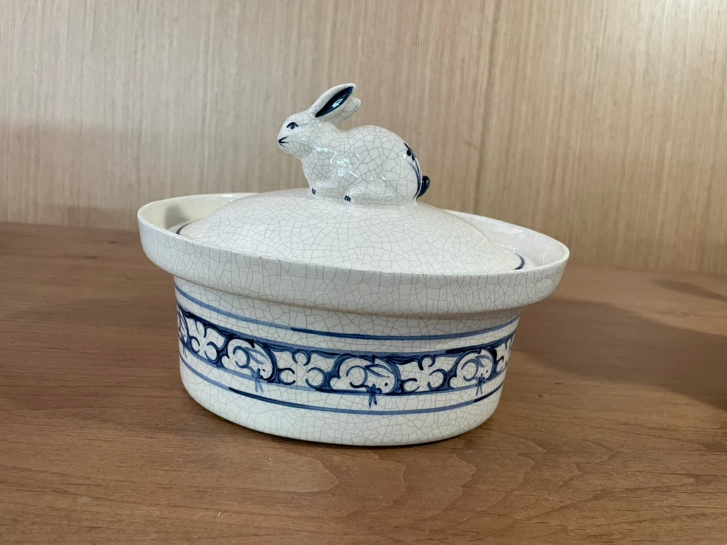 Dedham Pottery Vintage 1986 china Set with Bunny