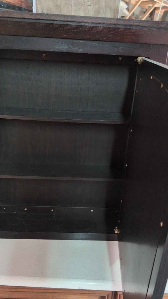 Bathroom medicine cabinet