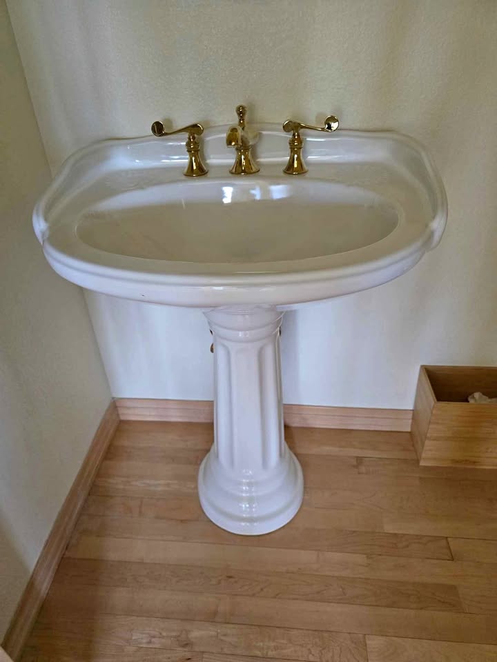 Pedestal Sink