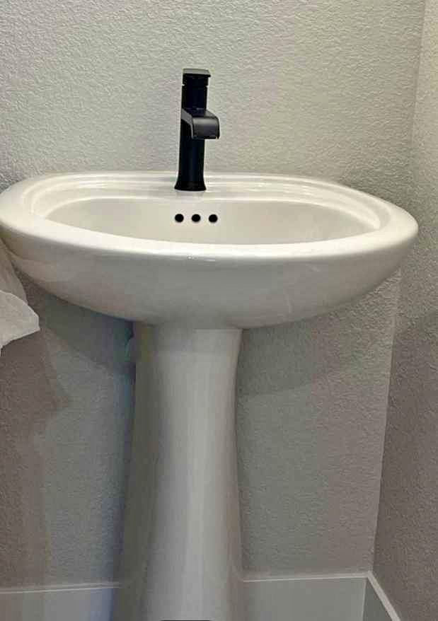 Small Pedestal Sink