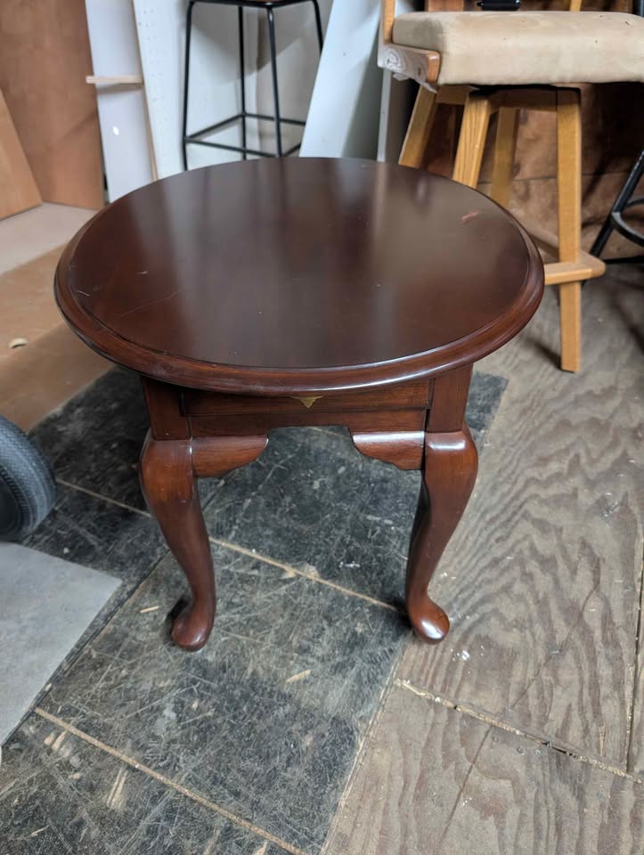 Accent tables and coffee tables
