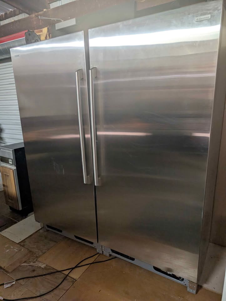 Electrolux side by side refrigerator & freezer