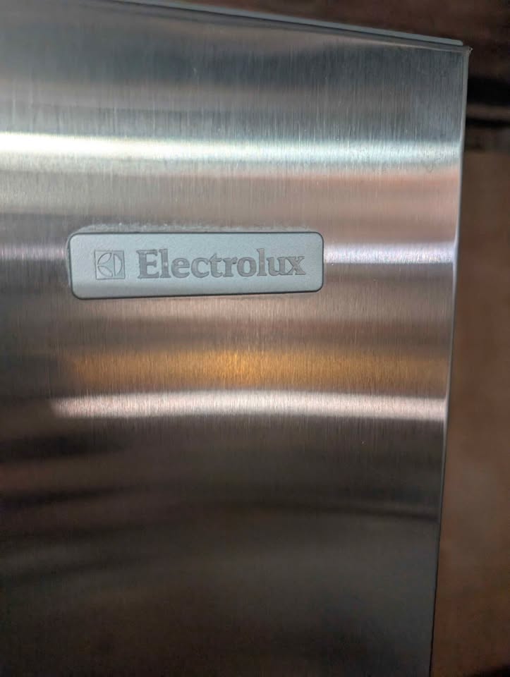 Electrolux side by side refrigerator & freezer