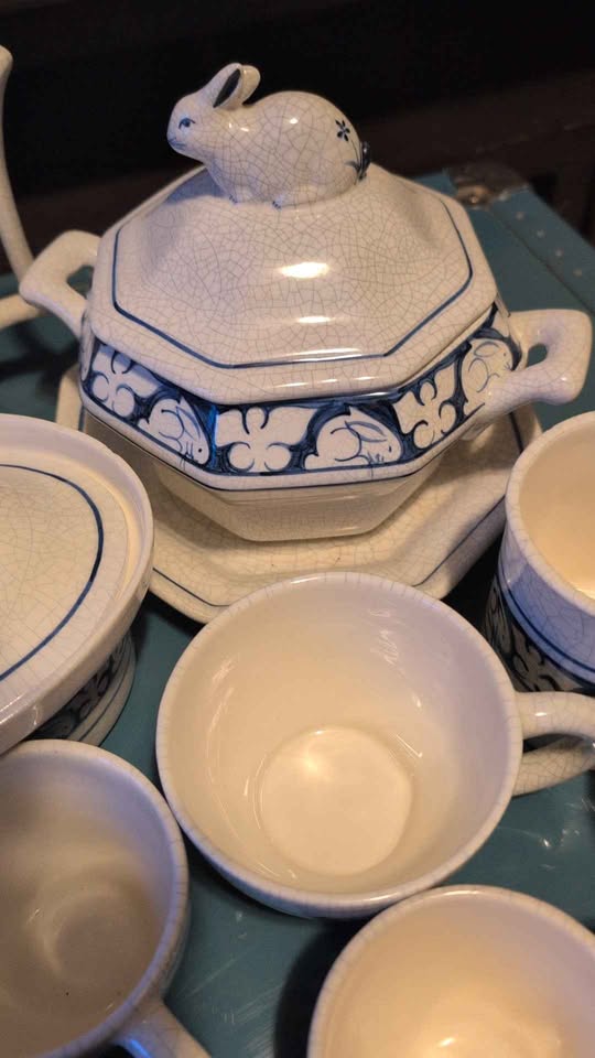 Dedham Pottery Vintage 1986 china Set with Bunny