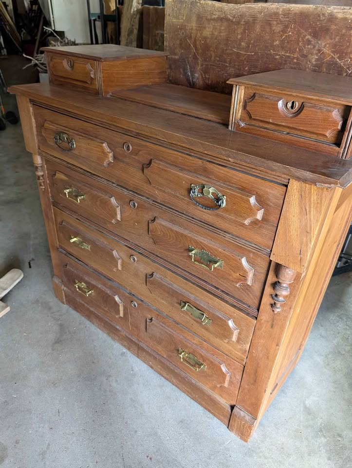 Dresser 42x17x41