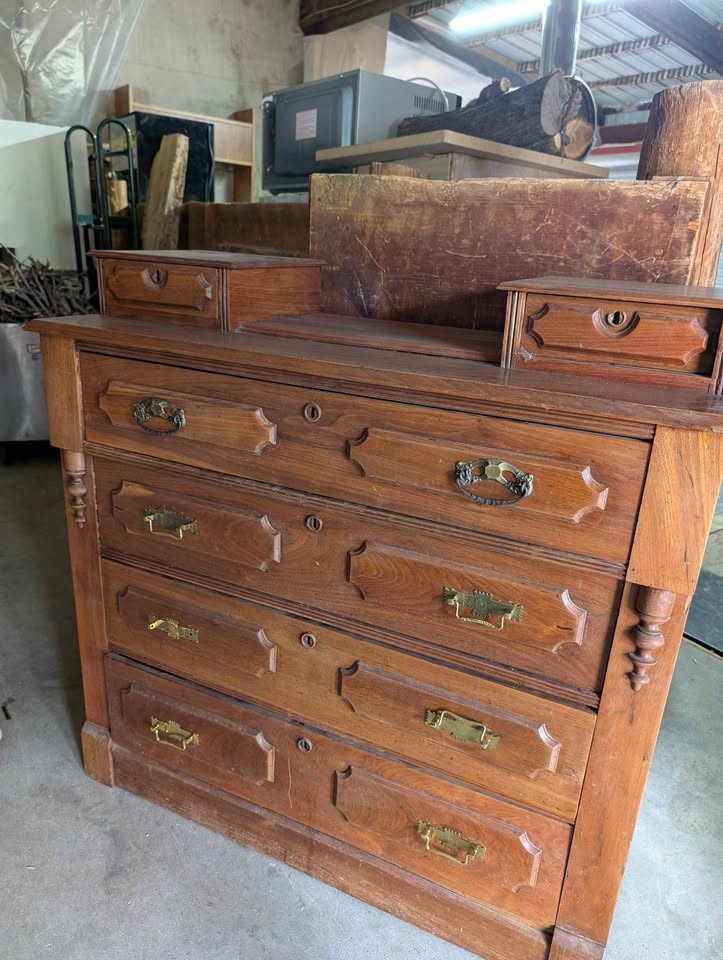 Dresser 42x17x41