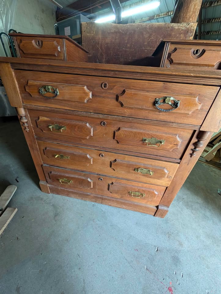 Dresser 42x17x41
